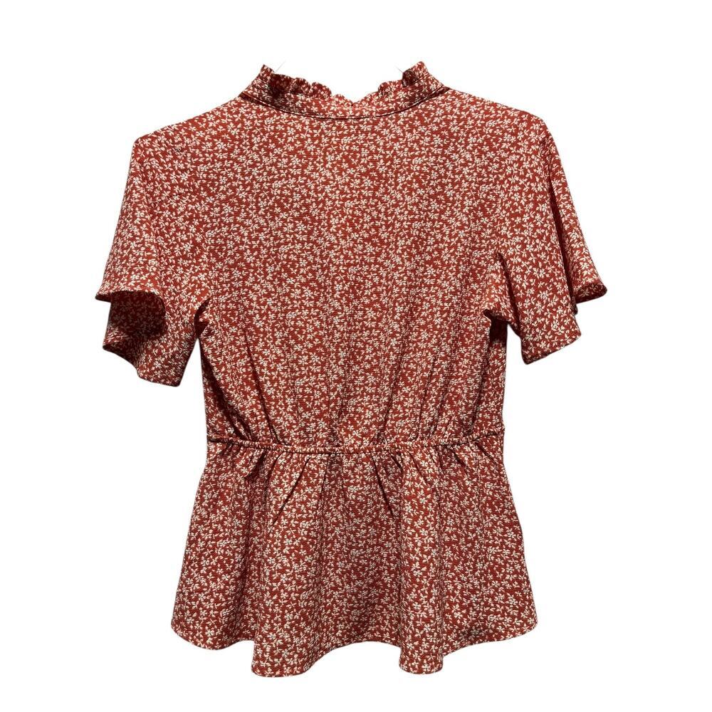Monteau Top Women’s Sz Med Orange Floral V-Neck Faux Wrap Short Flutter - Picture 3 of 10
